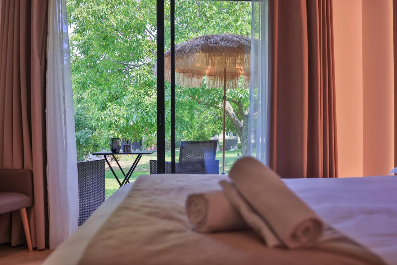 Logis Hotel & Spa Dejeunez Sous L'Arbre Rousset  Zewnętrze zdjęcie